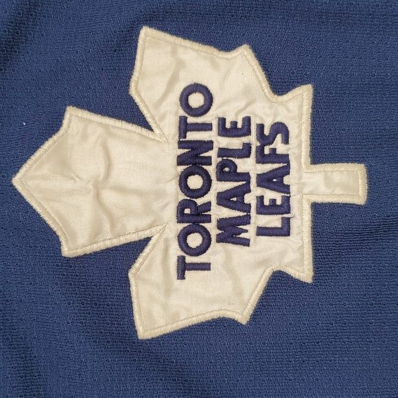 Kids Toronto Maple Leafs hockey jersey - Picture 4 of 11